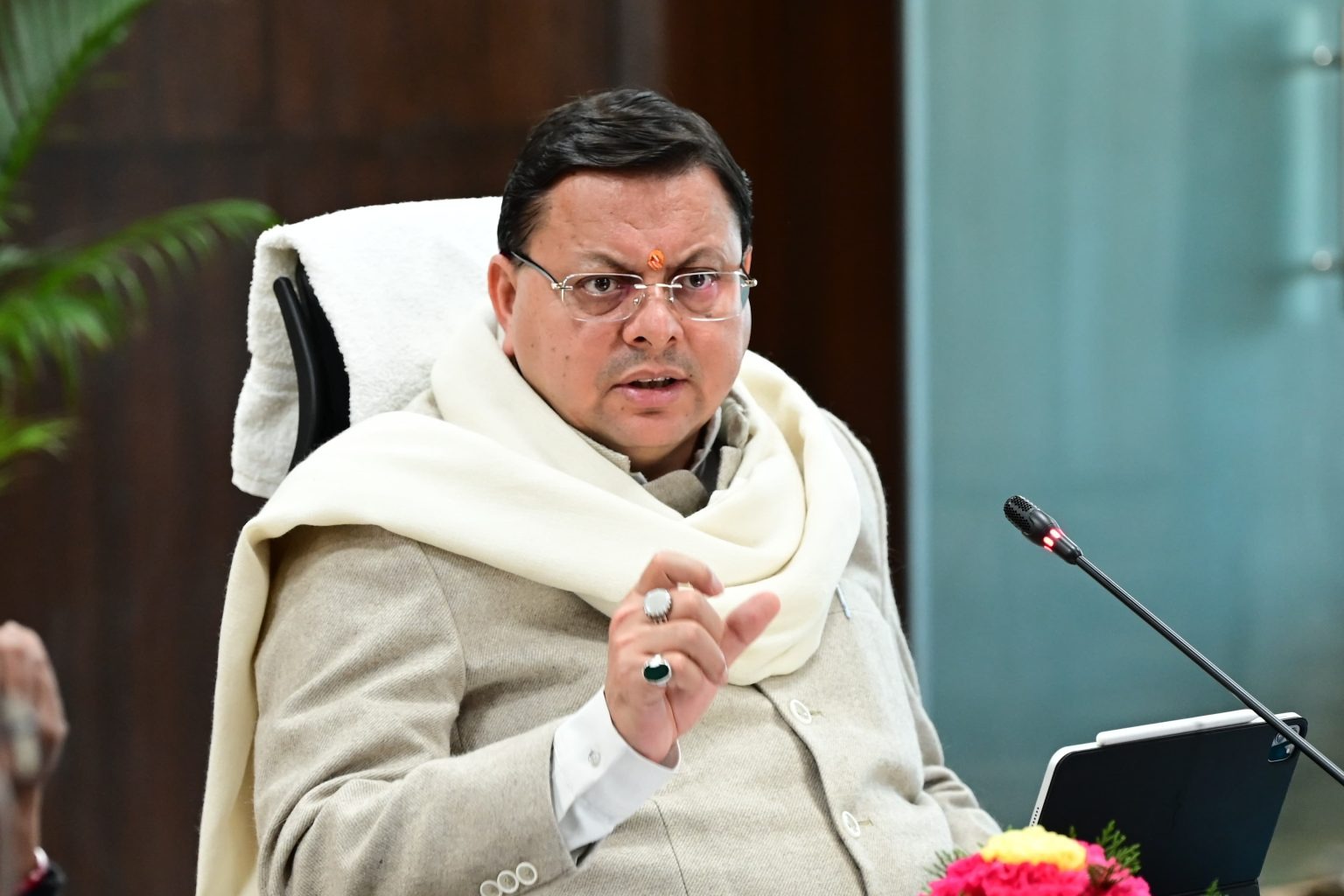 सीएम धामी का एक्शन : हरिद्वार के DM सस्पेंड, जमीन घोटाले में सामने आया था नाम