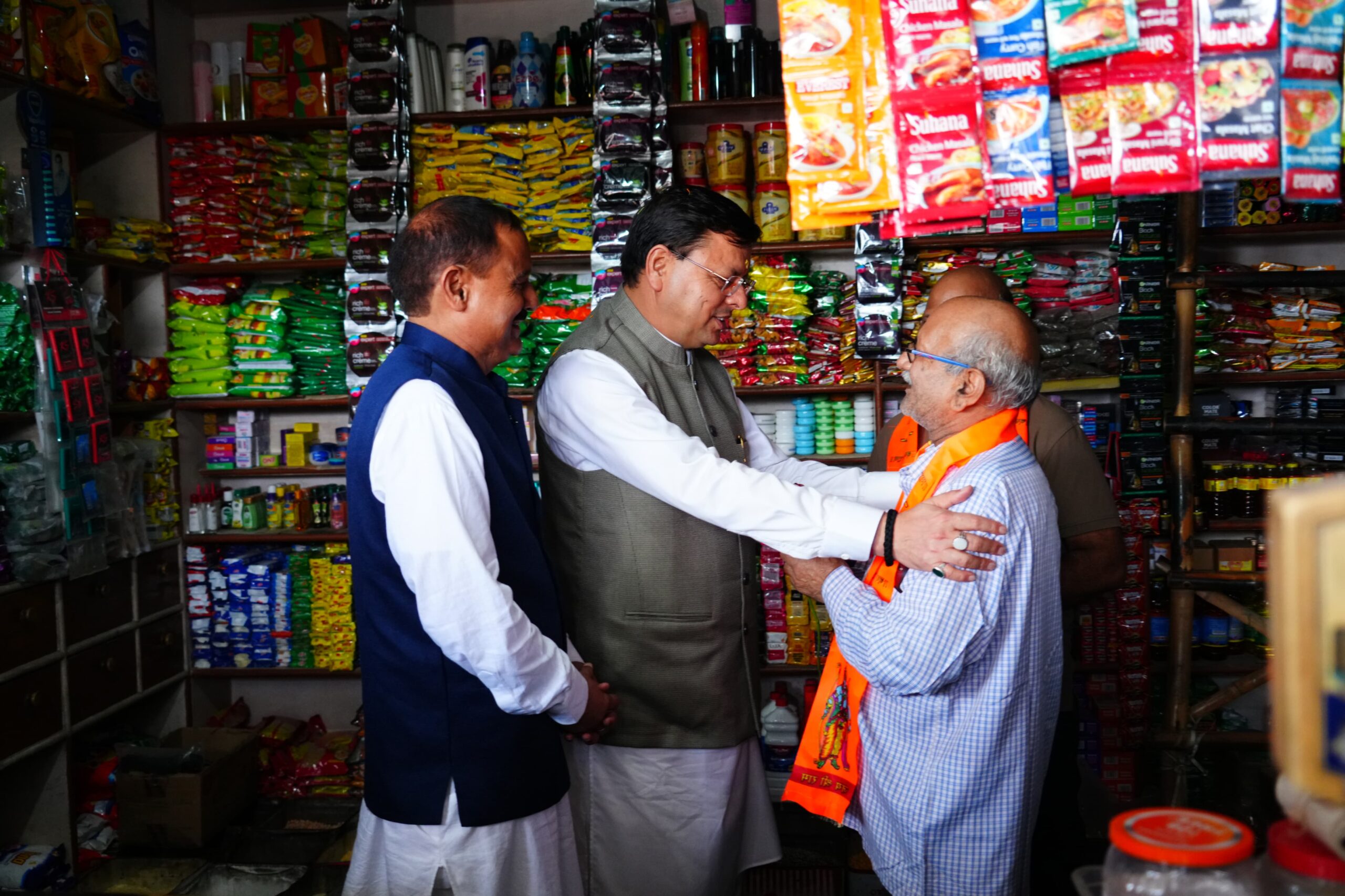 देहरादून में सीएम धामी का ‘स्वदेशी अपनाओ’ संदेश, जनता को जीएसटी नई दरों की दी जानकारी