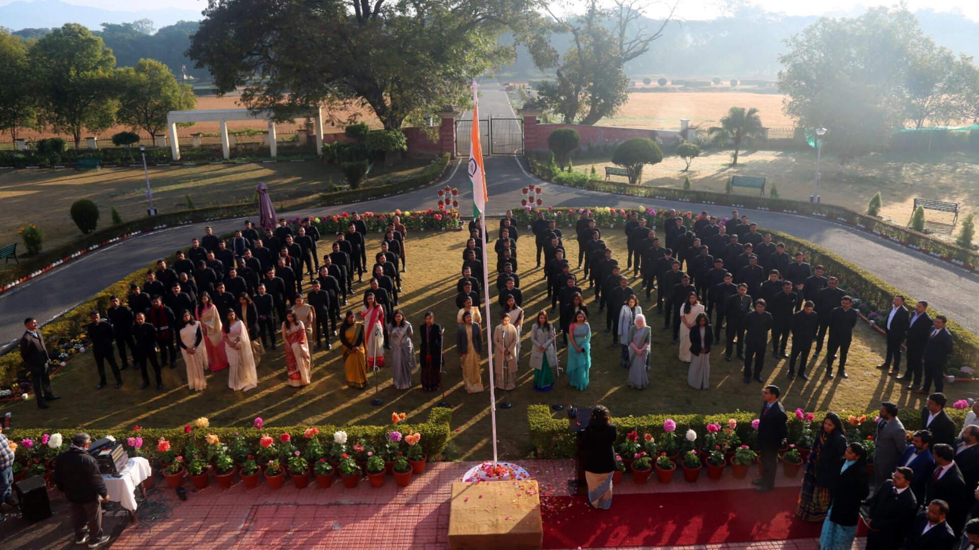 🇮🇳 77वां गणतंत्र दिवस: IGNFA देहरादून में राष्ट्रभक्ति का भव्य उत्सव, प्रथम महिला निदेशक ने फहराया तिरंगा