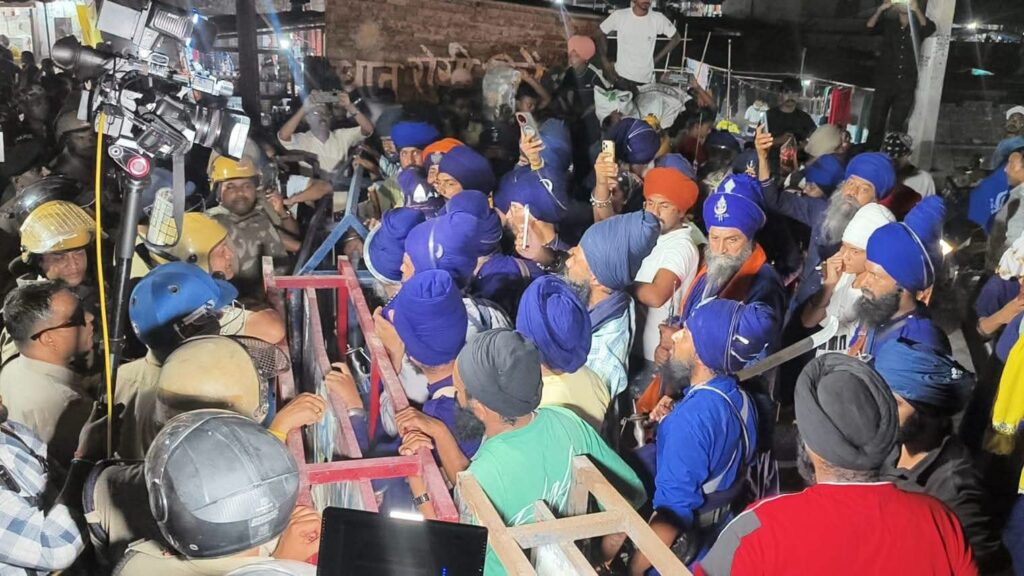 निहंग का मार्च