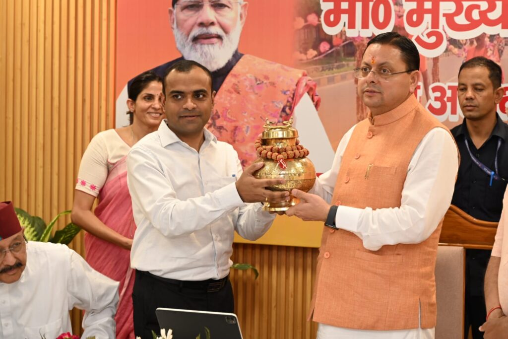 हरिद्वार कांवड़ यात्रा 2026 की तैयारियों की समीक्षा करते मुख्यमंत्री पुष्कर सिंह धामी