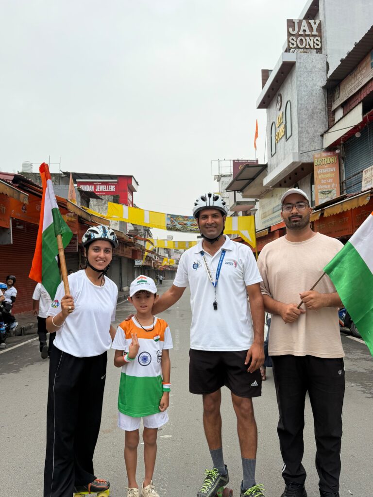 तिरंगा स्केट्स मार्च